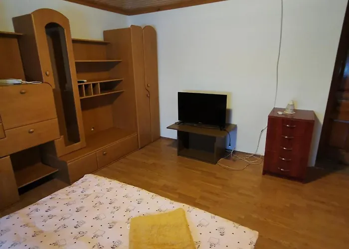 Szabadsag Vendeghaz Tiszaújváros